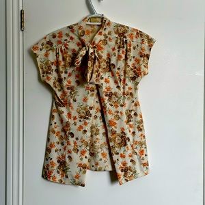 Vintage! Orange and brown floral short sleeved shirt